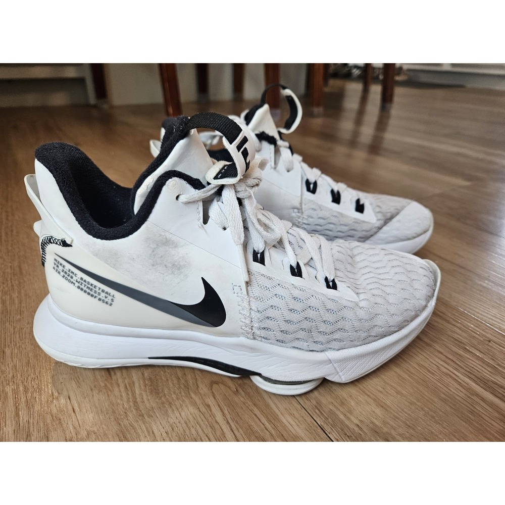 Nike LeBron Witness 5 Basketball Shoes White Black | Men - 7.5 | Womens 9